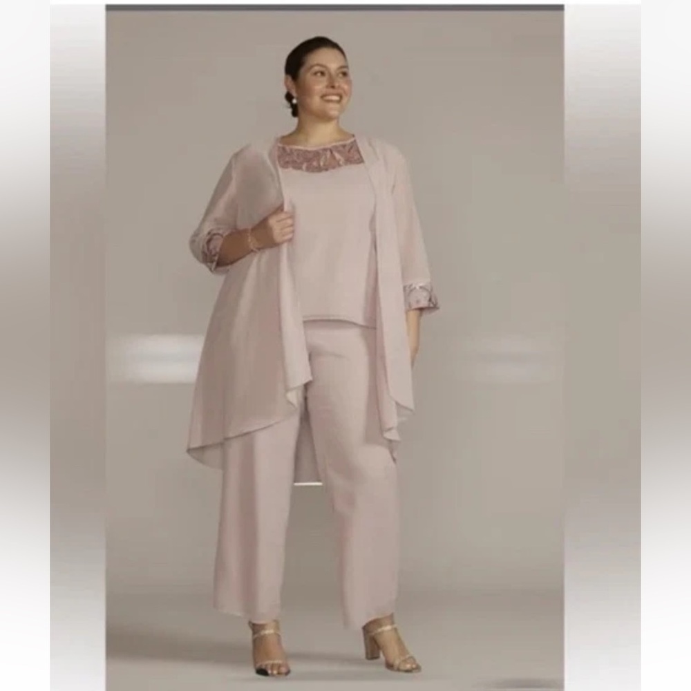 Le Bos Elegant 3-piece pant and cardigan set with sequin trim Size 16w